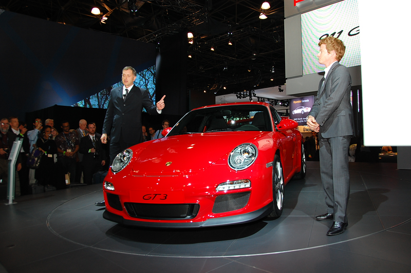 Illustration for article titled 2010 Porsche 911 GT3: Santa's 435 HP Sleigh
